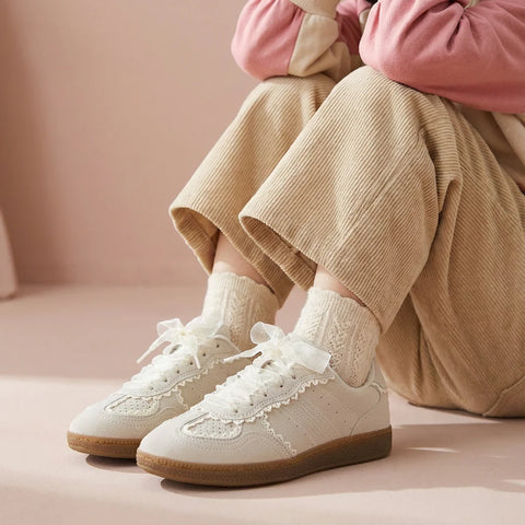 Belinda-K Lace Sneaker